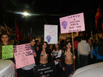 Argentiinalaisia naisia mielenosoituksessa.