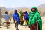 Somalimaalaisen Sheikh Awaaren kylän asukkaita