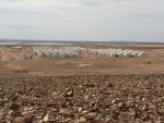 Pakolaisleirin asumuksia aavikolla