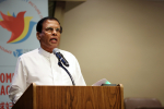 Sri Lankan presidentti Maithripala Sirisena puhujanpöntössä