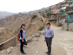 Perulaiset Yeffel Pedreros ja Freyre Pedraza vuorenrinteellä sijaitsevassa kylässä