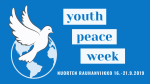 Logo, jossa sinisellä pohjalla maapallo ja kyyhky sekä teksti "youth peace week, nuorten rauhanviikko 16.-21.9.2019".