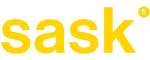 Logo, jossa lukee keltaisella sask ja pienemmällä fi.