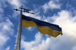 Ukrainan lippu lipputangossa.