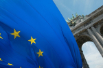 EU-lippu, taustalla Brandenburgin portti